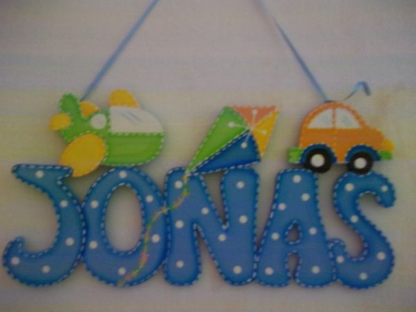 Placa Jonas com brinquedos